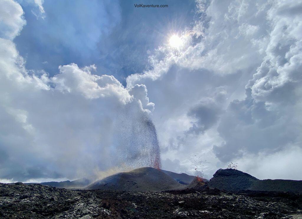 randonnees-volcaniques-piton-de-la-fournaise-ascension-guidee-du-piton-de-la-fournaise_Eruption Piton de la Fournaise le 12 Avril 2021 Benoit lincy Volkaventure (23)
