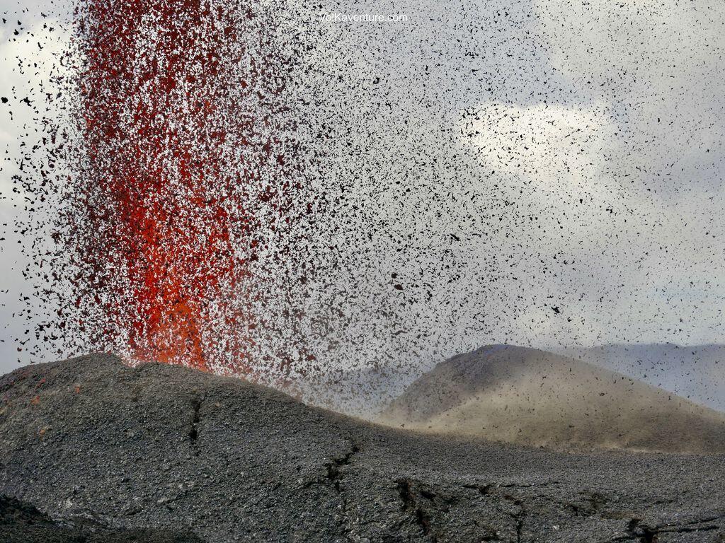 randonnees-volcaniques-piton-de-la-fournaise-ascension-guidee-du-piton-de-la-fournaise_Eruption Piton de la Fournaise le 12 Avril 2021 Benoit lincy Volkaventure (7)