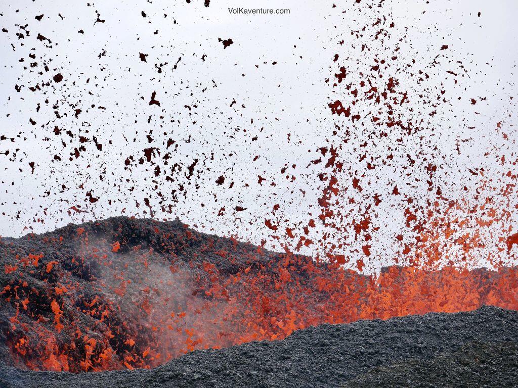 randonnees-volcaniques-piton-de-la-fournaise-ascension-guidee-du-piton-de-la-fournaise_Eruption Piton de la Fournaise le 15 Avril 2021 Benoit lincy Volkaventure (10)