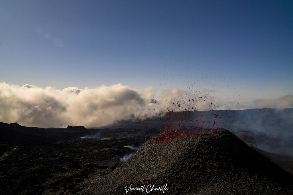 randonnees-volcaniques-piton-de-la-fournaise-ascension-guidee-du-piton-de-la-fournaise_Eruption Piton de la Fournaise le 25 Septembre 2022 (8)