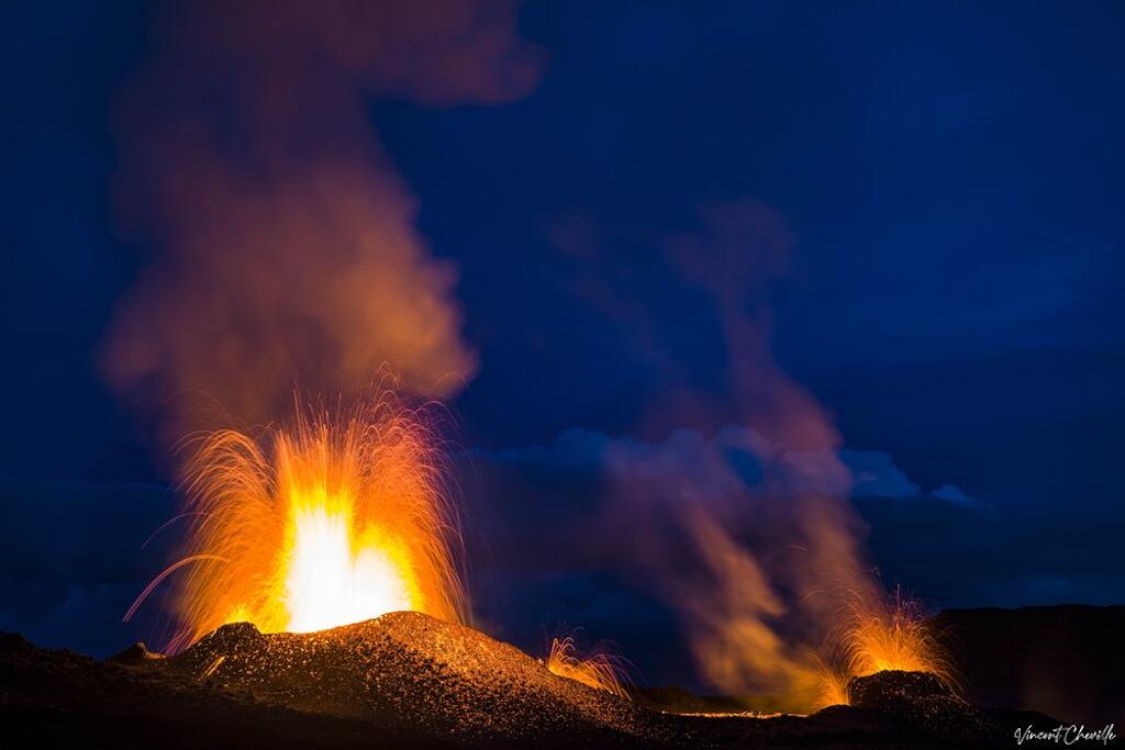 randonnees-volcaniques-piton-de-la-fournaise-ascension-guidee-du-piton-de-la-fournaise_Tunnels de lave Réunion Rando-Volcan (14)