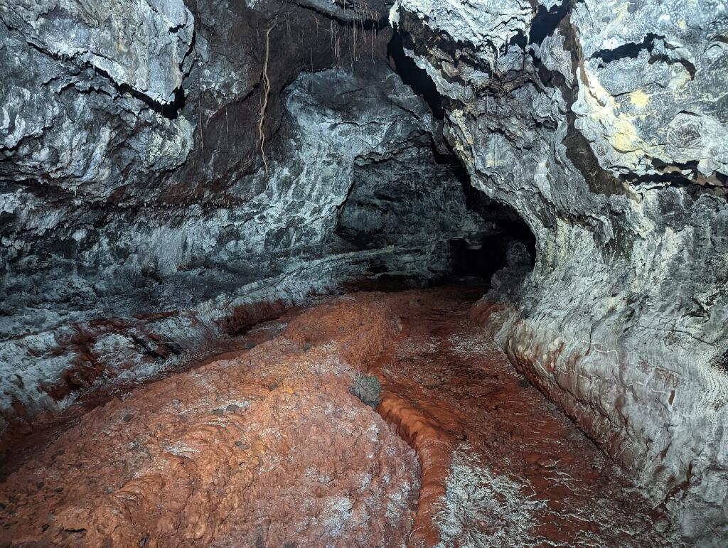 tunnels-de-lave-la-reunion-rando-volcan-piton-de-la-fournaise_Rando-Volcan.com Vincent (25)