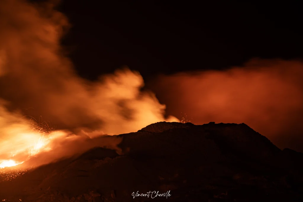 Eruption du Piton de la Fournaise après 891 jours de pause