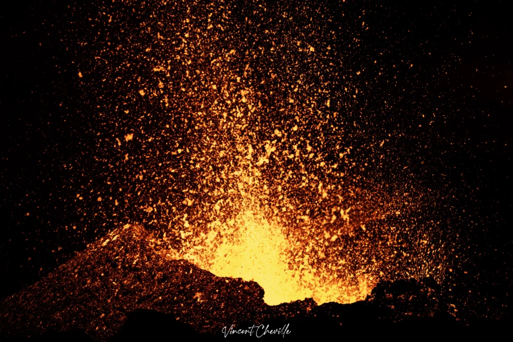 Eruption du Piton de la Fournaise après 891 jours de pause