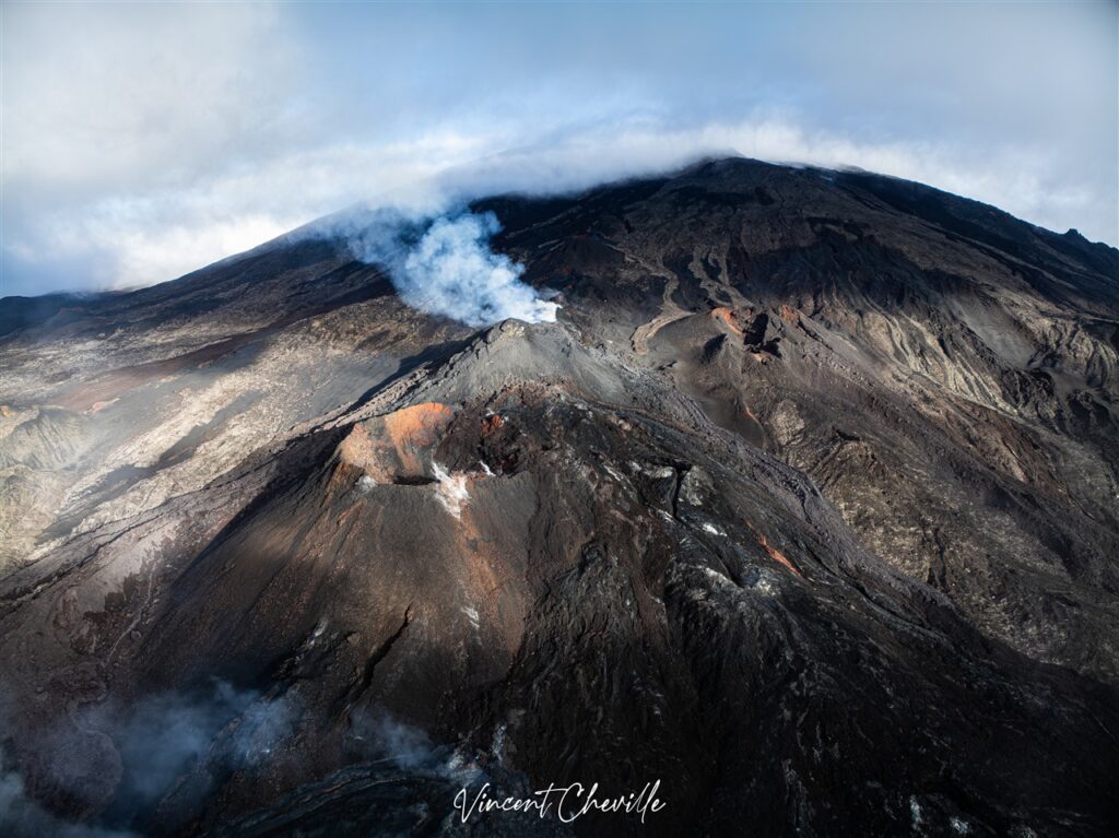 Eruption Volcanique au Piton de la Fournaise mars 2026
