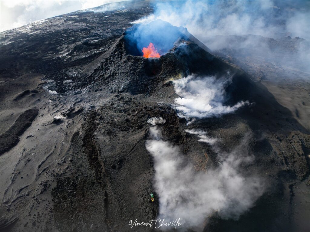 Eruption Volcanique au Piton de la Fournaise mars 2026