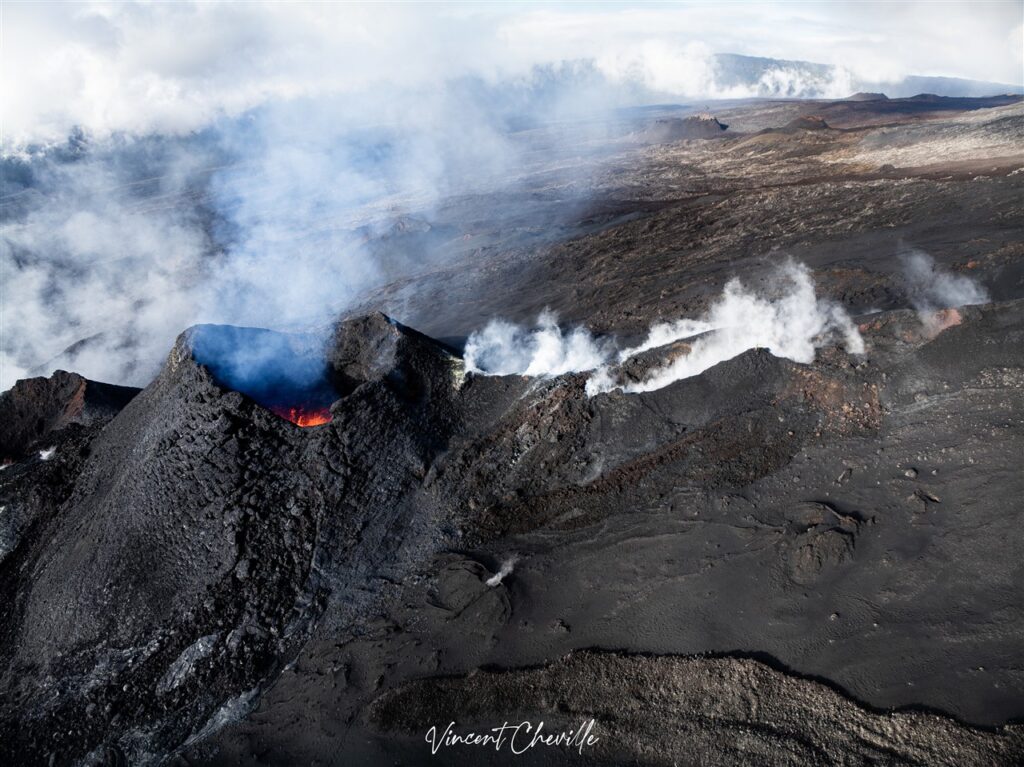 Eruption Volcanique au Piton de la Fournaise mars 2026