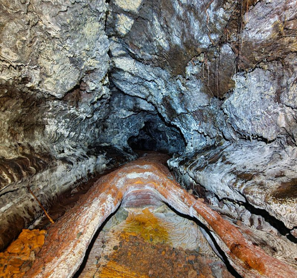 Tunnel de lave Caverne Gendarmes